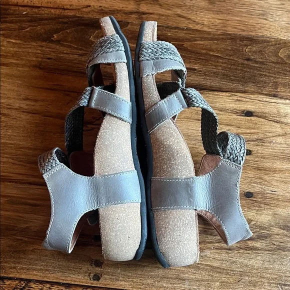SAS Women's Gray Sandals - Picture 9 of 14